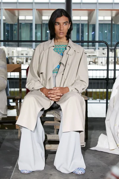 Look 17